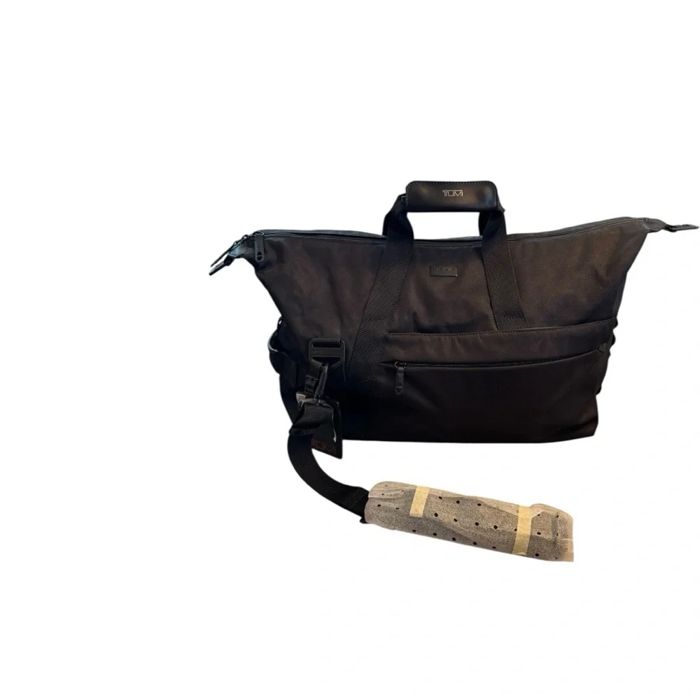 Tumi Sonoma Day Duffel Bag in Black New